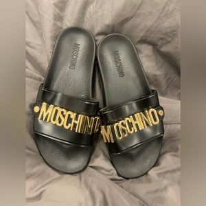 MOSCHINO Slides / Sandals LIKE NEW 41 /
10